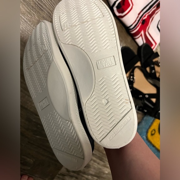 Brand new slip ons - Picture 3 of 3